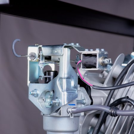 Бензиновый генератор с электростартером и коннектором автоматики FUBAG BS 7500 A ES в Пензе фото