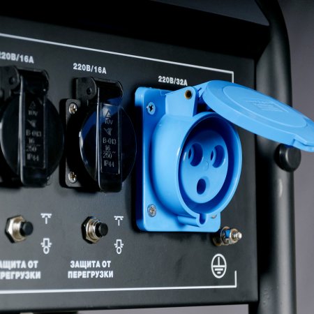 Бензиновый генератор с электростартером и коннектором автоматики FUBAG BS 7500 A ES в Пензе фото